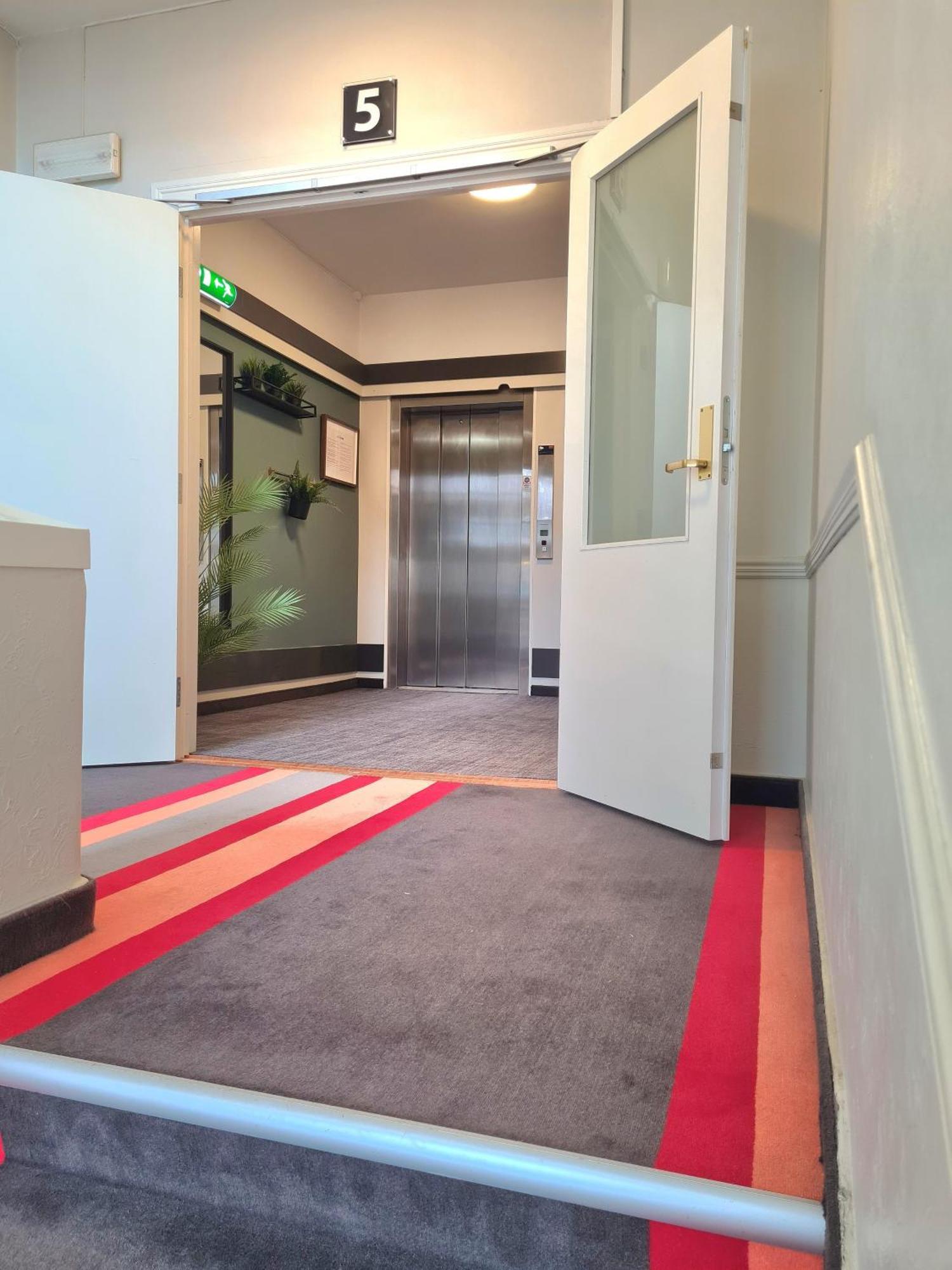 Living Sentrum Hotel